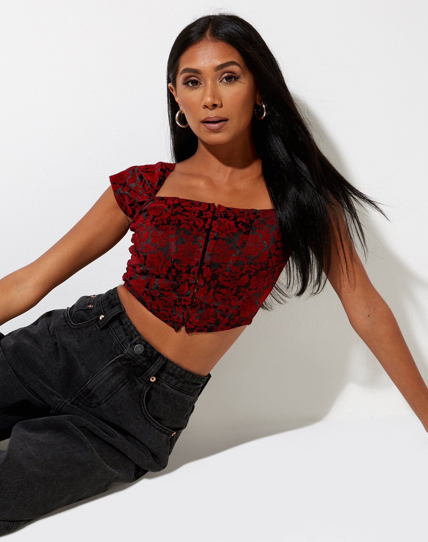 Elis Crop Top in Brocade Flower Black and Red