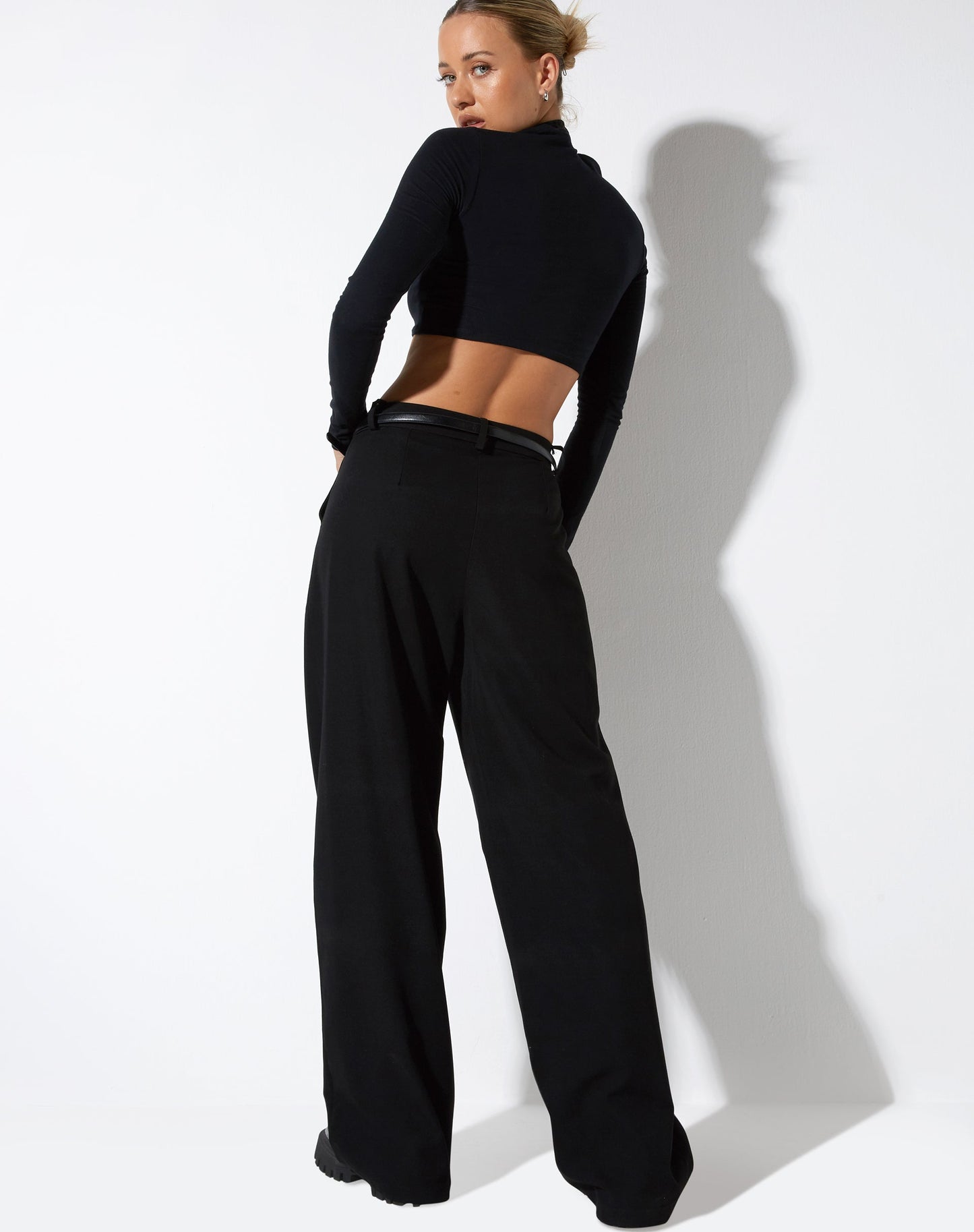 Ribus Crop Top in Black