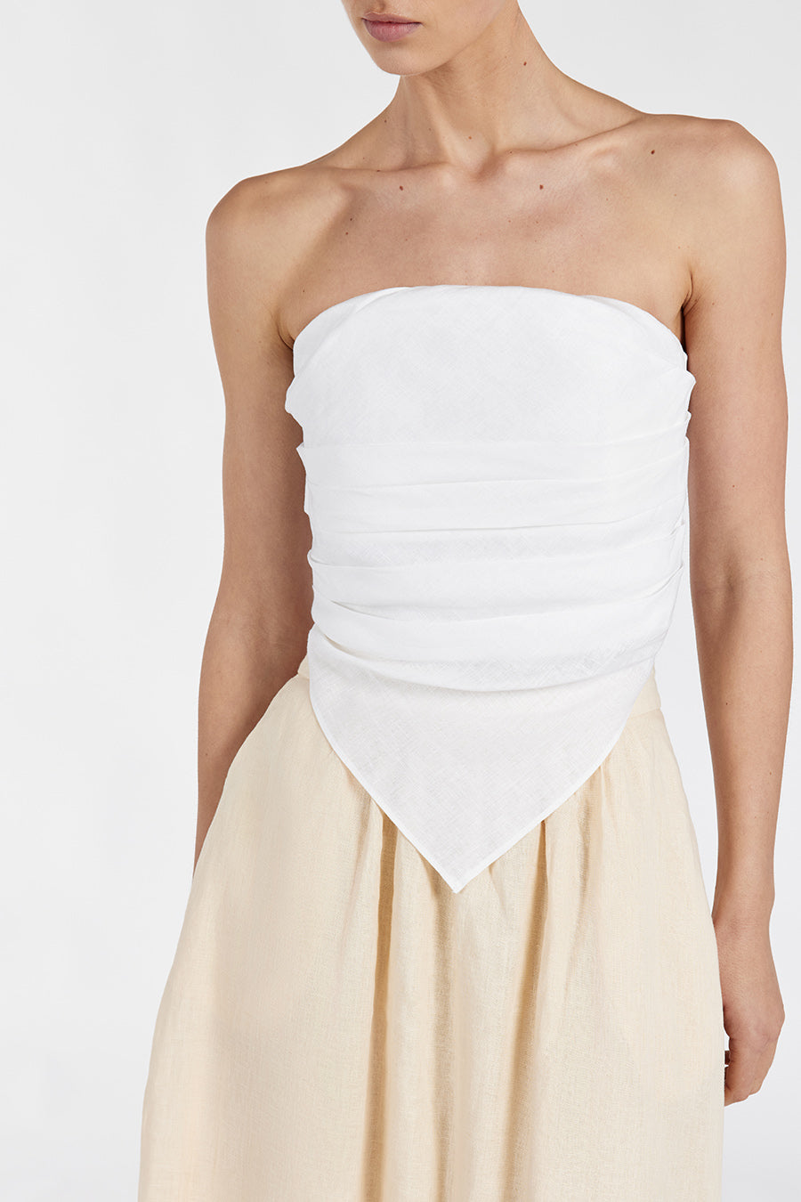 NICCI WHITE LINEN STRAPLESS TOP