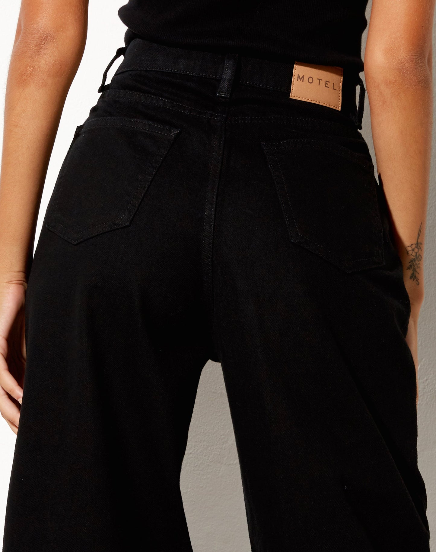 Parallel Jeans in Rinse Black Wash