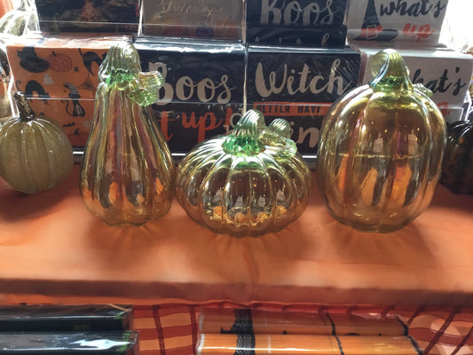 Glass Pearlized Orange Pumpkin
