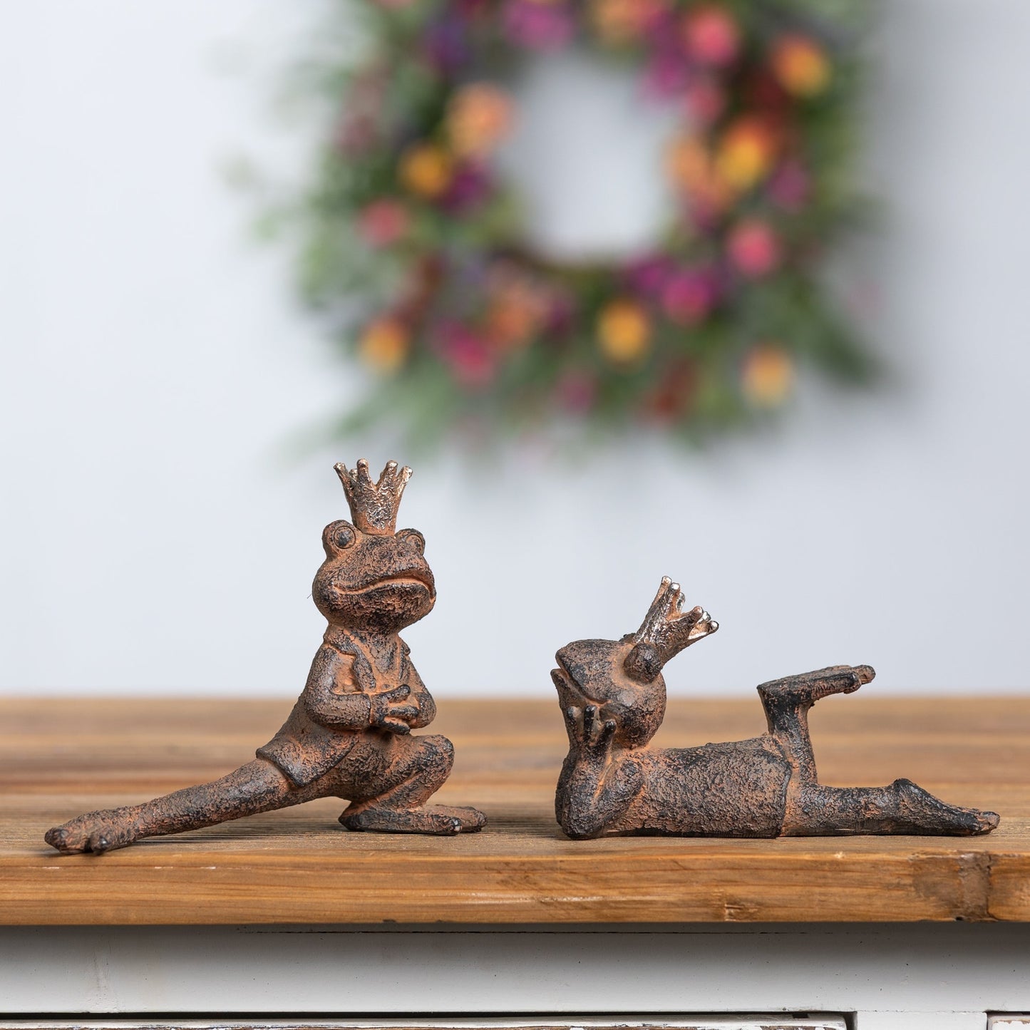 Royal Lounging Frog Figurine, Set of 6