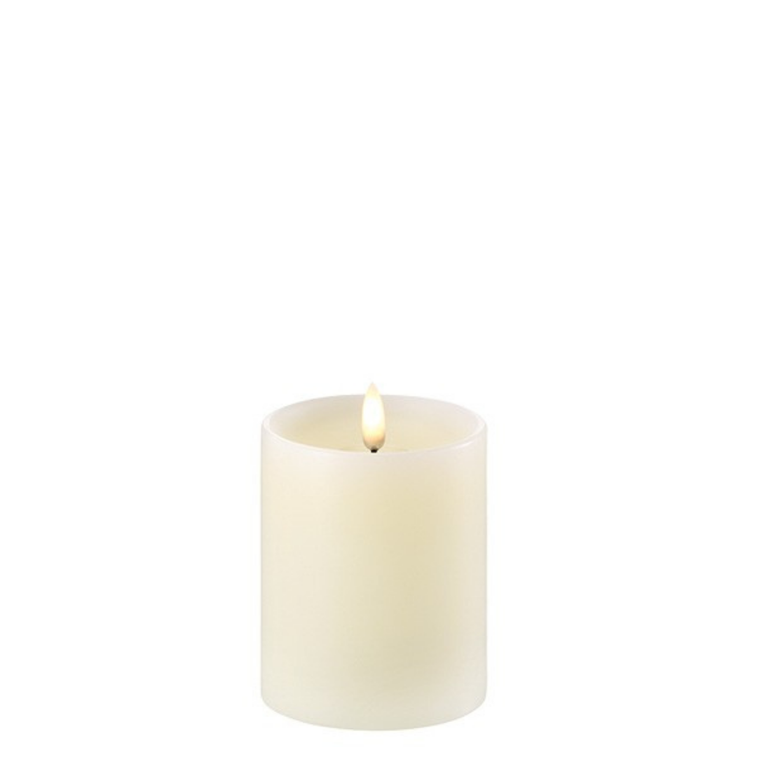 Uyuni Ivory 3"x 5" Pillar Candle